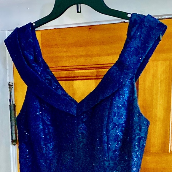 Evening Gown - Picture 6 of 9